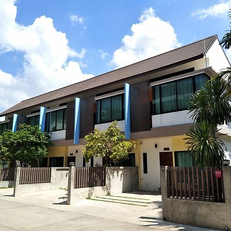 Baan Issara Hotell Nakhonratchasima Eksteriør bilde